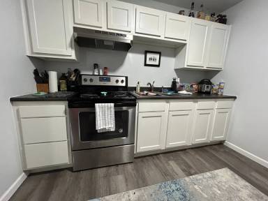 Main picture of 123 N Main St