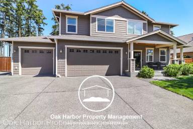 Main picture of 2722 SW Fairway Point Dr