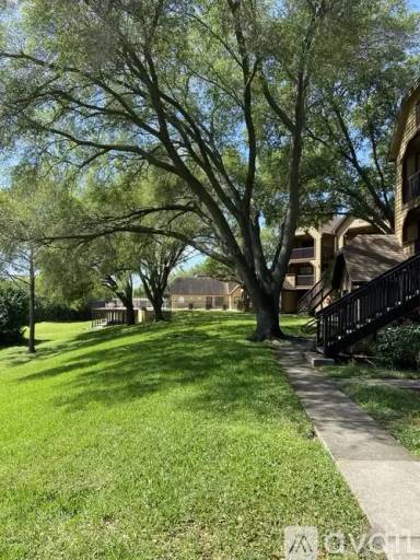 Main picture of 315 Lakepointe Dr