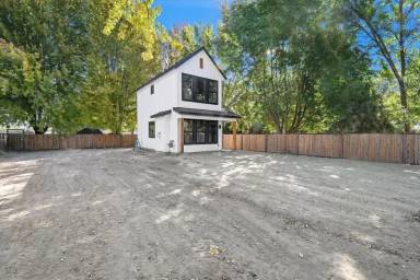 Main picture of 276 Jasper Ave