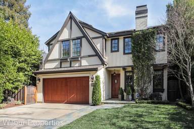 Main picture of 823 College Ave