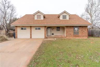 Main picture of 2705 SE 45th St