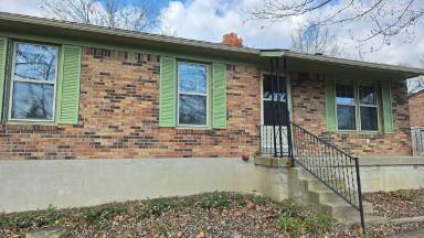 Main picture of 1013 E Mailback Way