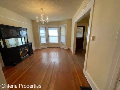 Main picture of 83 S Whitaker St