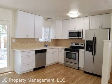 Main picture of 2723 Alan St