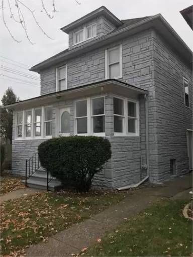 Main picture of 98 Chestnut St