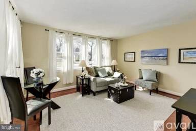 Main picture of 3217 Wayne Rd