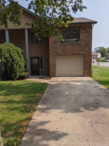 Main picture of 16 A&B NW Lakeview Blvd. - 16B