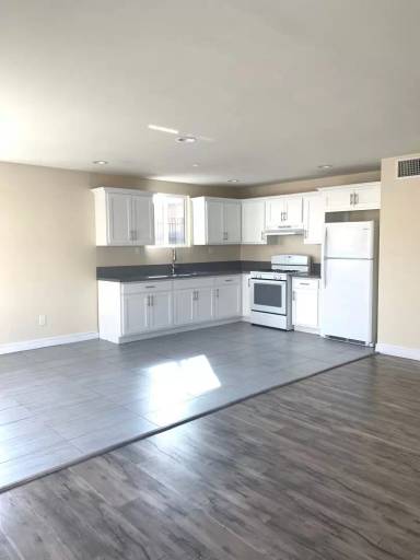 Main picture of 6514 1/2 Brynhurst Ave