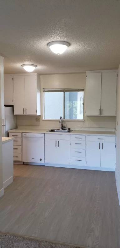 Main picture of 3 Circle Drive - C