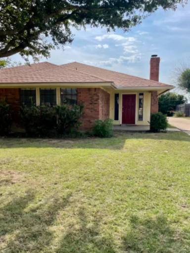 Main picture of 1215 Fairhaven Dr