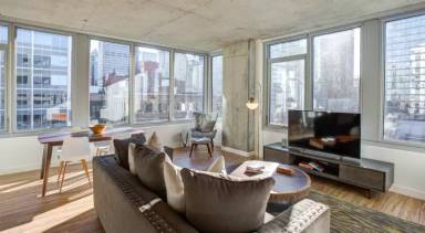 Main picture of 624 W Randolph St