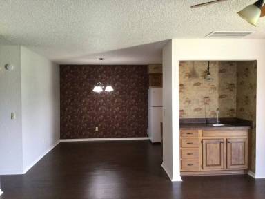 Main picture of 7127 NW 115th St