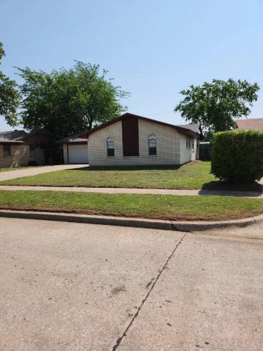 Main picture of 1616 McDonald Dr