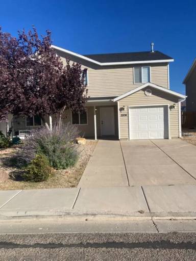 Main picture of 2842 N Clark Pkwy