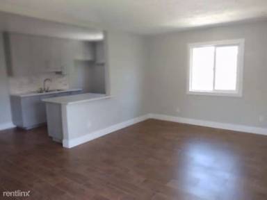 Main picture of 9949 Pinewood Ave