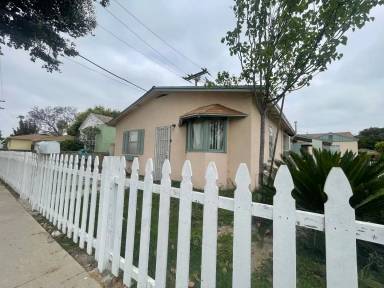 Main picture of 5321 Clark St