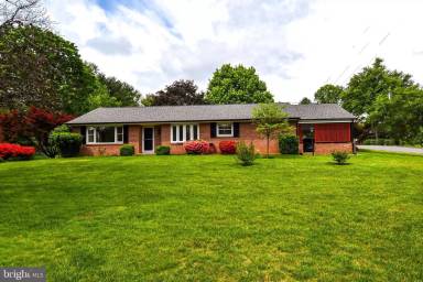 Main picture of 2 Cinnamon Fern Rd