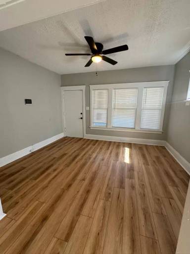 Main picture of 1462 E 175th St