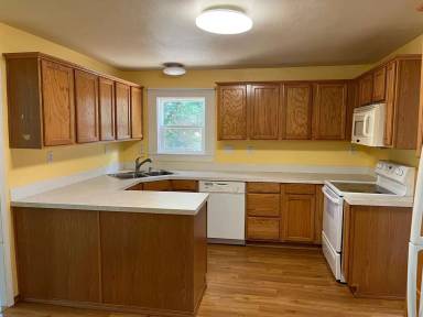 Main picture of 2720 Crater St