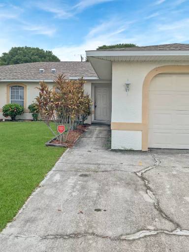 Main picture of 1626 SW Santa Barbara Pl
