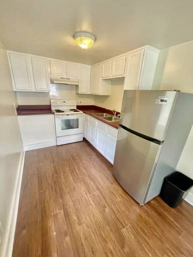 Main picture of 952A Strouse Ave