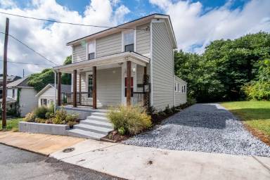 Main picture of 409 C St