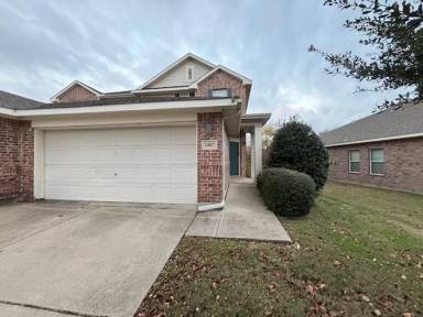 Main picture of 2407 Wood River Pkwy