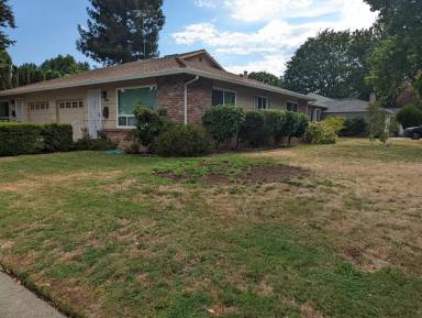 Main picture of 5320 Roger Way
