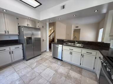 Main picture of 3073 Lamplighter St