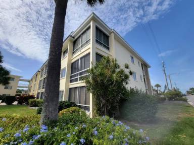 Main picture of 6767 Sunset Way