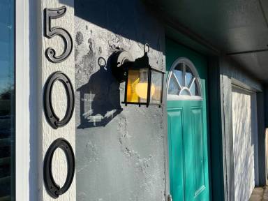 Main picture of 500 N Davis Ave