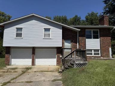 Main picture of 310 W 7th St