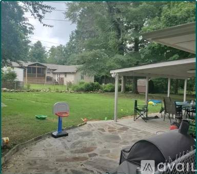 Main picture of 412 Maiden Ln