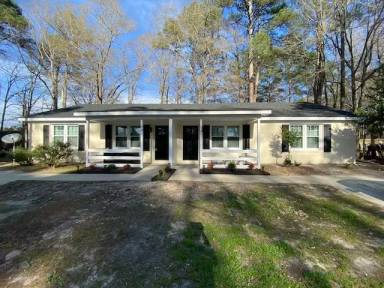 Main picture of 745 Marlboro Pl