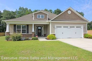 Main picture of 300 Quail Hollow Dr