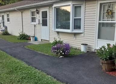 Main picture of 75 Hurlbut St