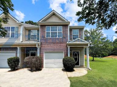Main picture of 5000 Lincoln Dr