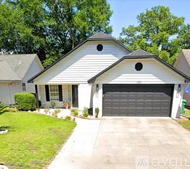 Main picture of 139 Wright Cir