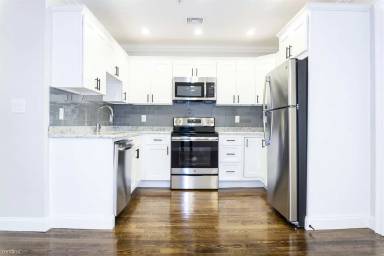 Main picture of 75 Morris St