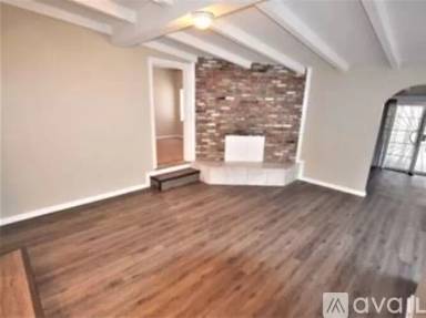 Main picture of 6250 Babcock Ave