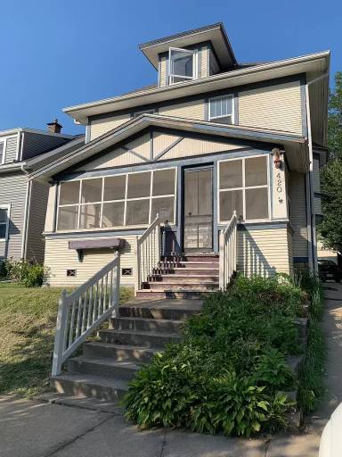 Main picture of 420 18th St NE