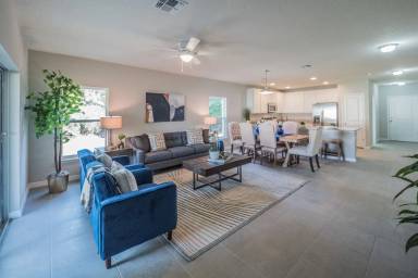 Main picture of 1126 NE 10th Ter