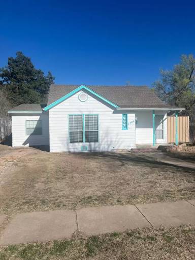 Main picture of 2709 S Van Buren St
