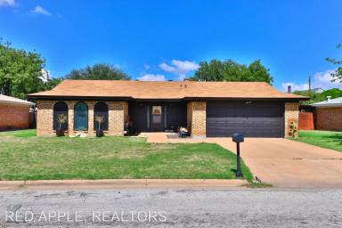 Main picture of 3124 Primrose Dr
