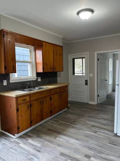 Main picture of 112 W 3rd St N