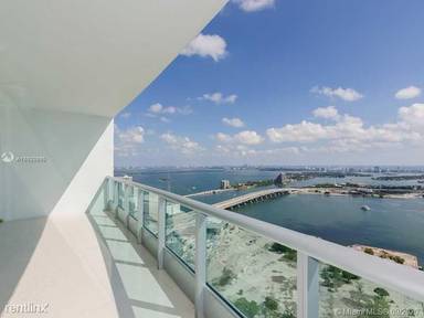 Main picture of 900 Biscayne Bay Condos