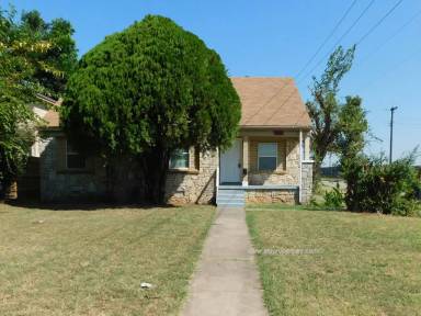 Main picture of 2425 NE 24th St