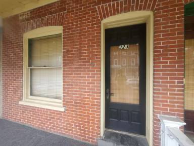 Main picture of 323 N Franklin St