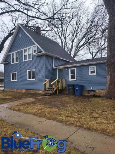 Main picture of 207 E Huron St